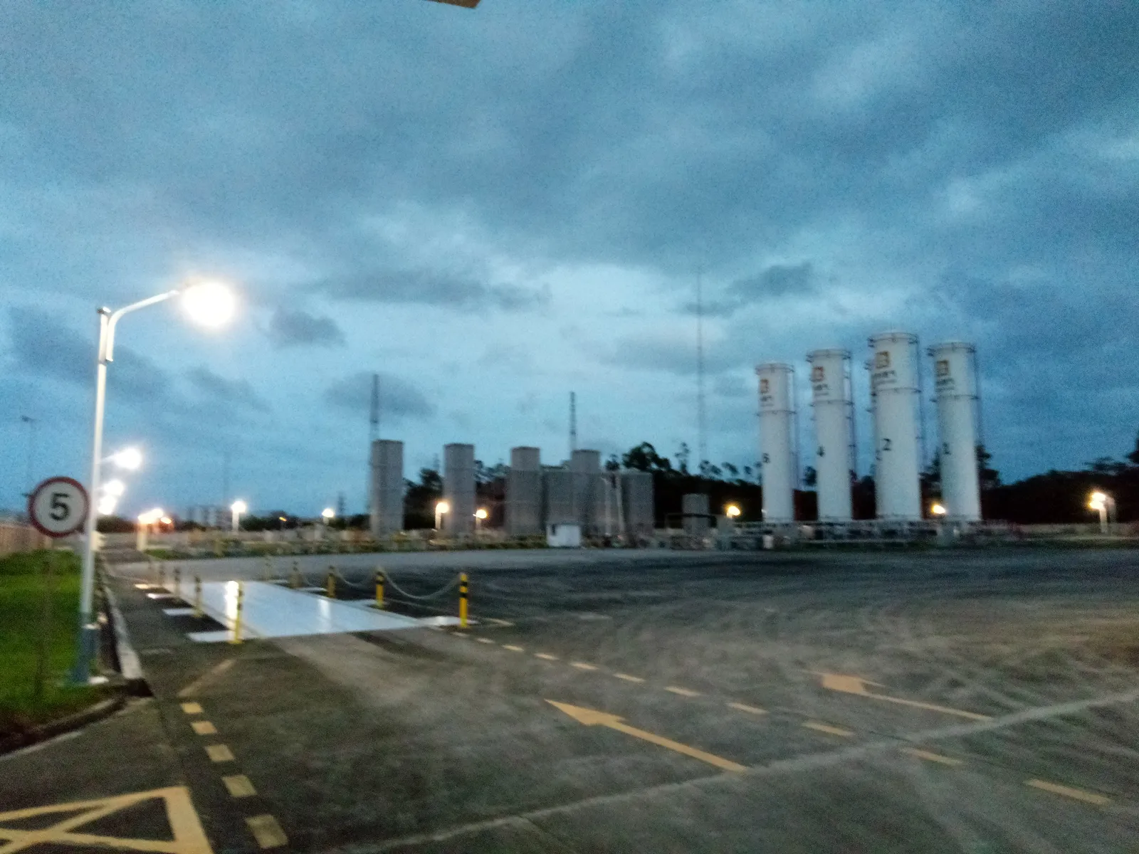 Huizhou: Gas-Station Outdoor Lighting — site photograph 1