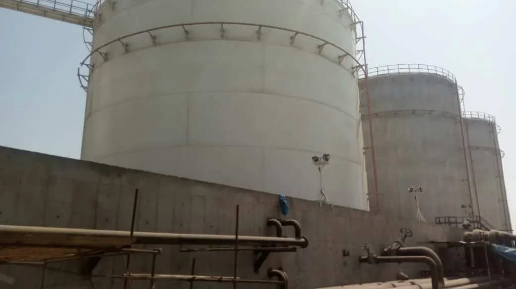 Iran: Industrial Tank and Process-Area Lighting — site photograph 2