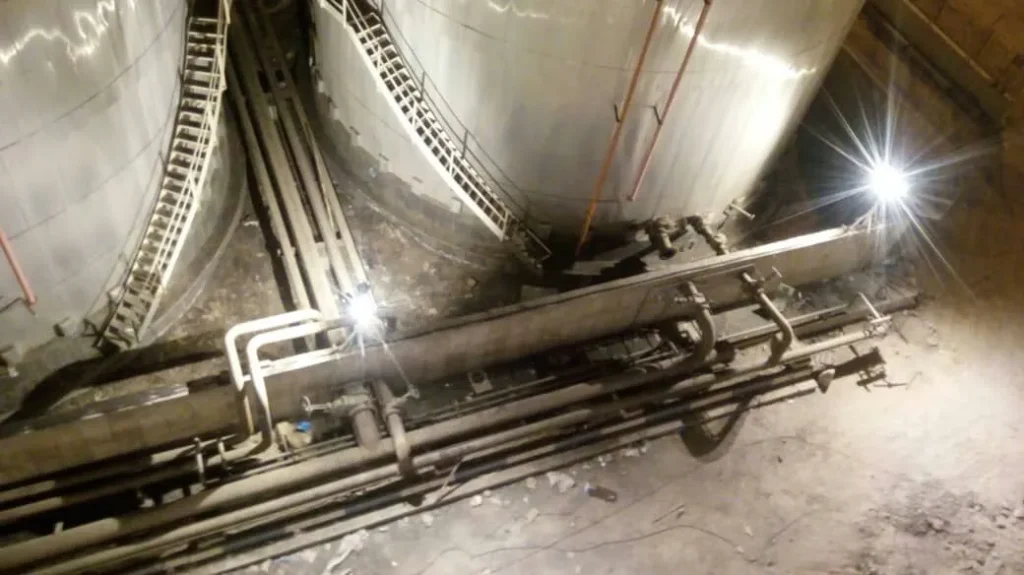 Iran: Industrial Tank and Process-Area Lighting — site photograph 4