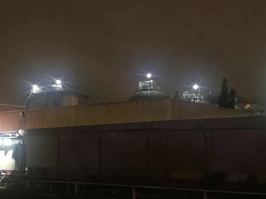 Malaysia: Oil-Tank Access Lighting — site photograph 4