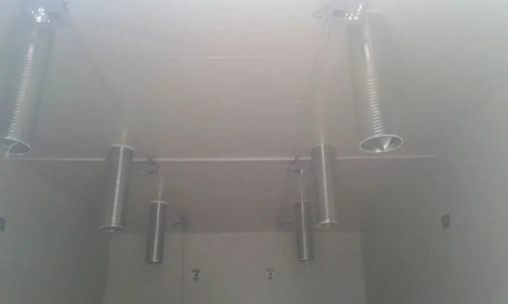 Mexico: Board-Industry Equipment-Area Lighting — site photograph 2