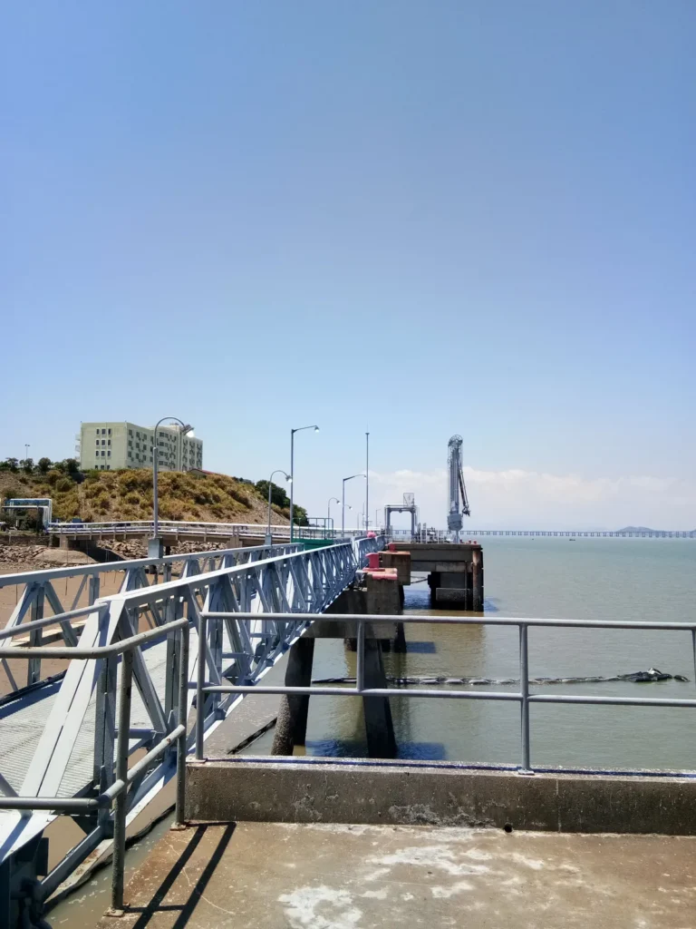 Xiaomendao LNG Terminal: Jetty and Access Lighting — site photograph 4